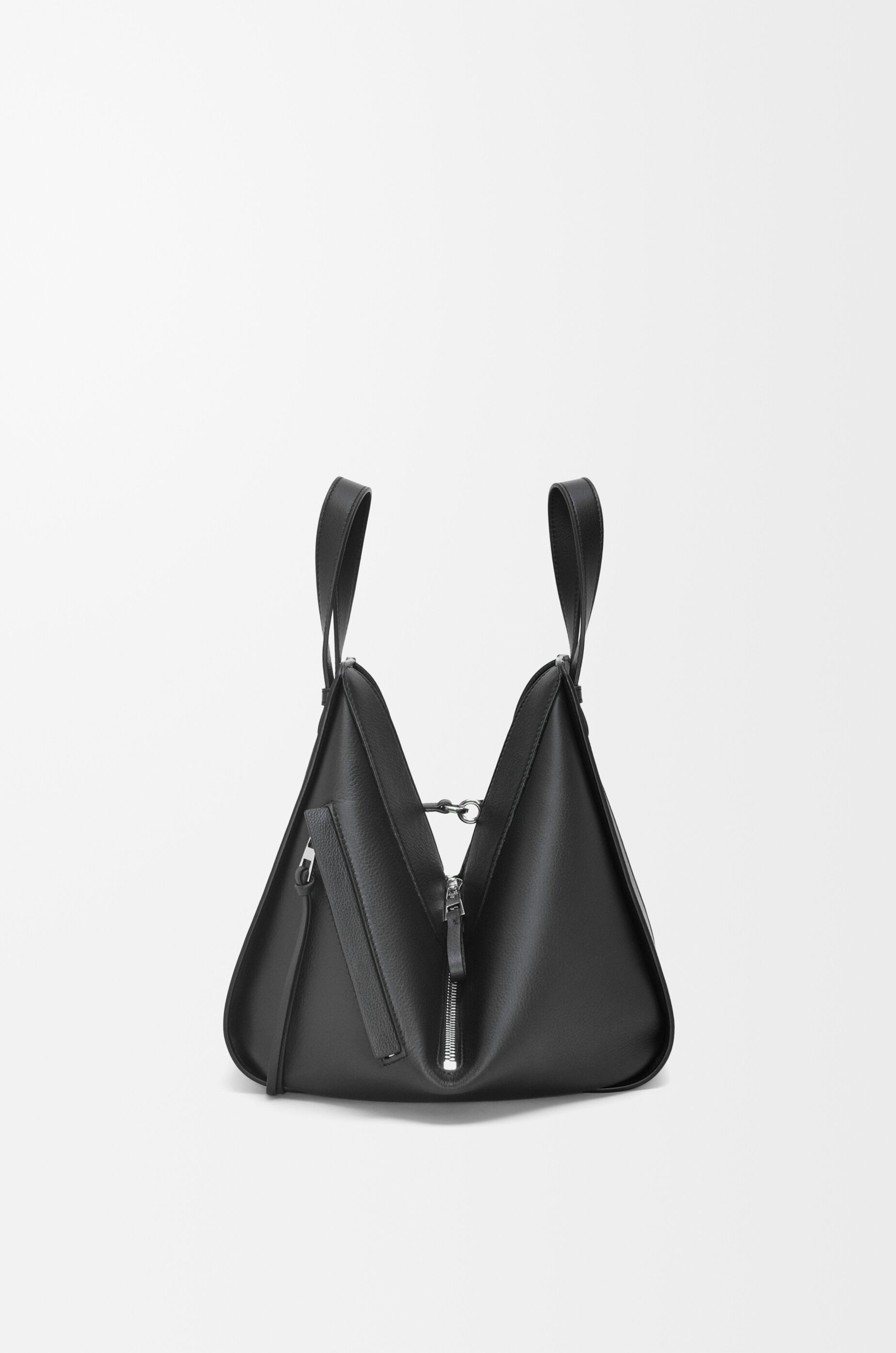 ハンモックバッグ スモール（クラシックカーフ） ブラック - LOEWE