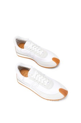 LOEWE 尼龙和绒面革流畅运动鞋 白色
