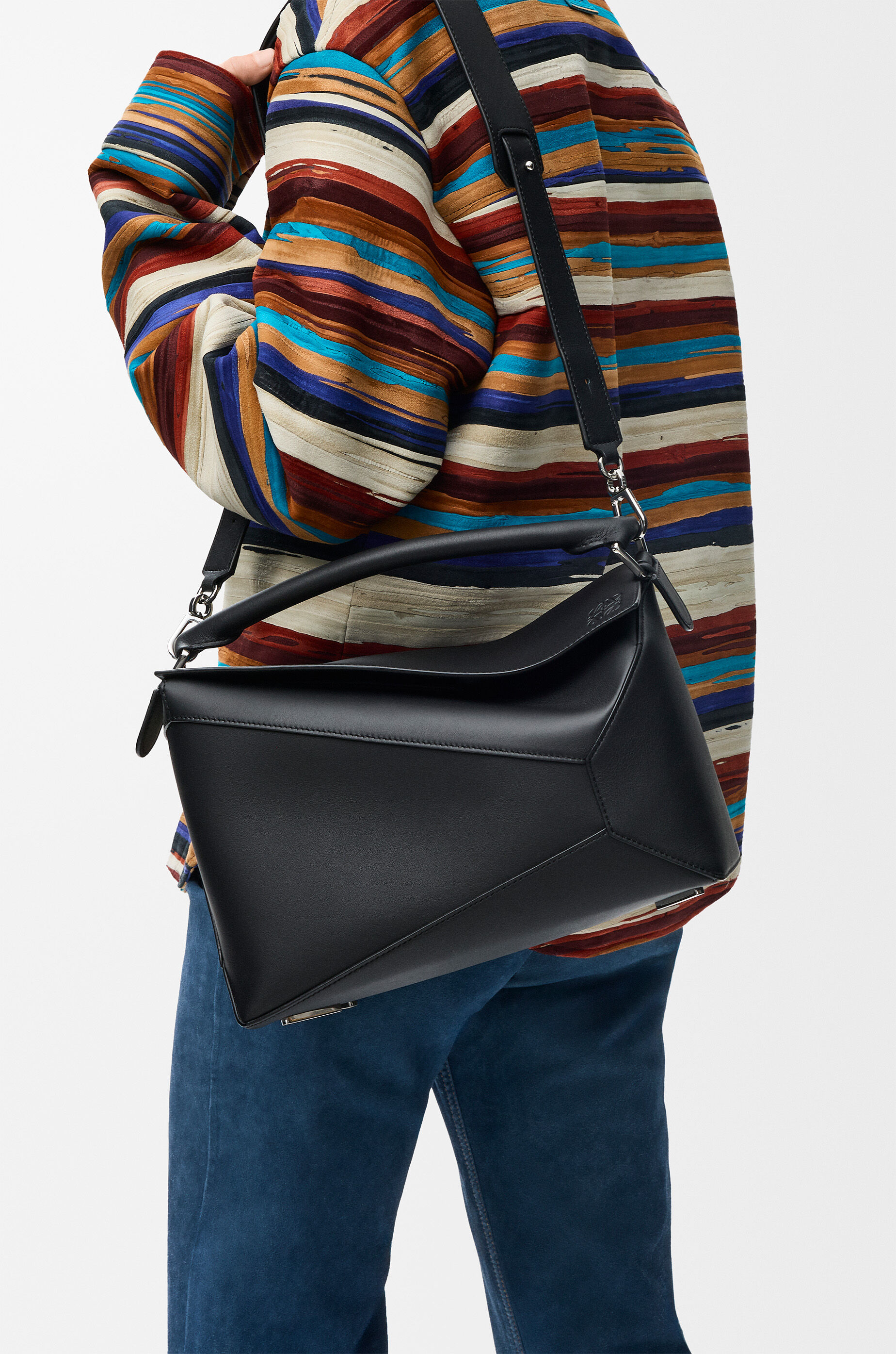 パズルエッジ バッグ ミディアム（クラシックカーフ） ブラック