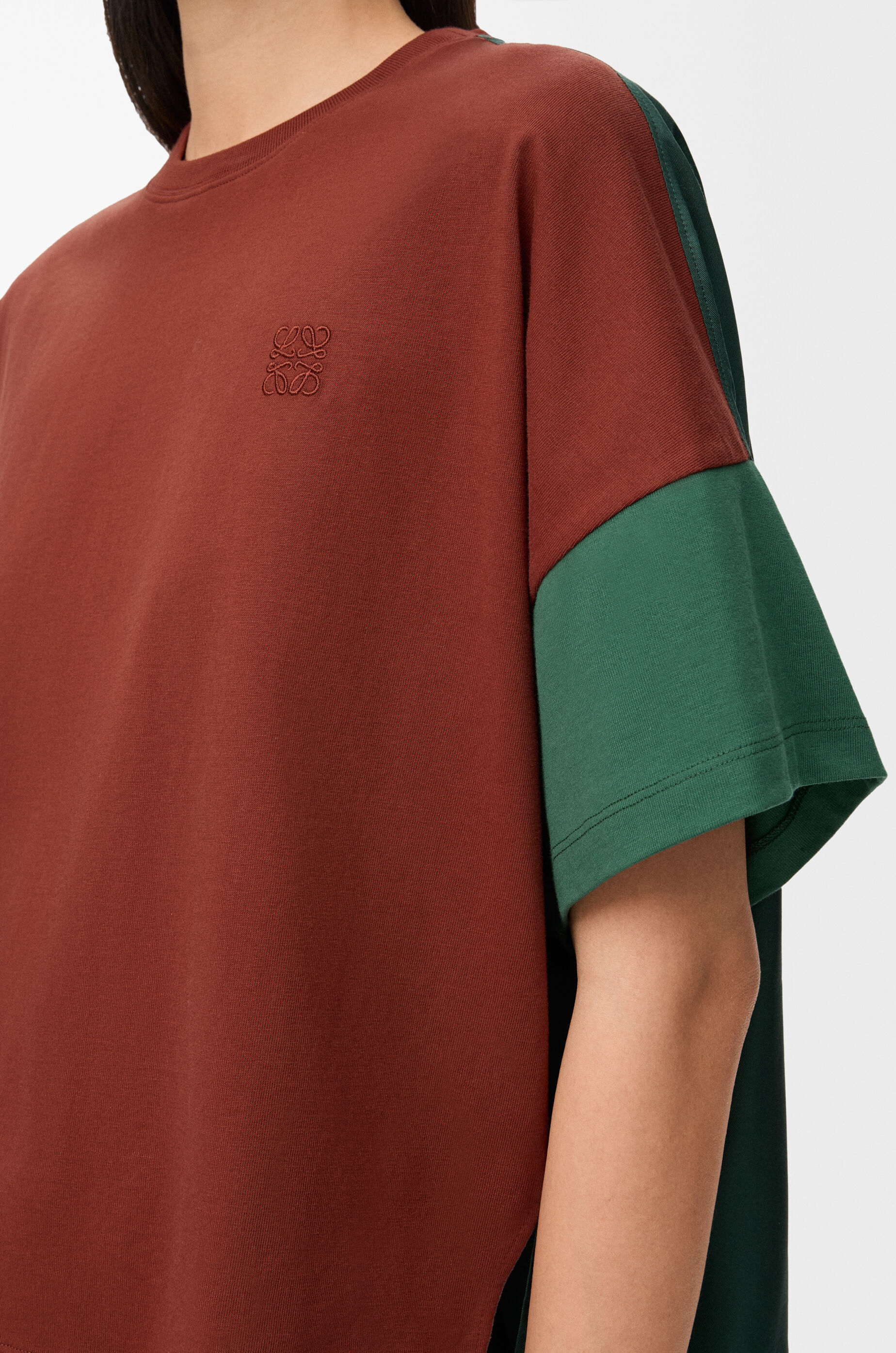 LOEWE ボクシーフィットTシャツ ロゴ XS ボクシーフィット Tシャツ（コットン&シルク） ブラウン - LOEWE