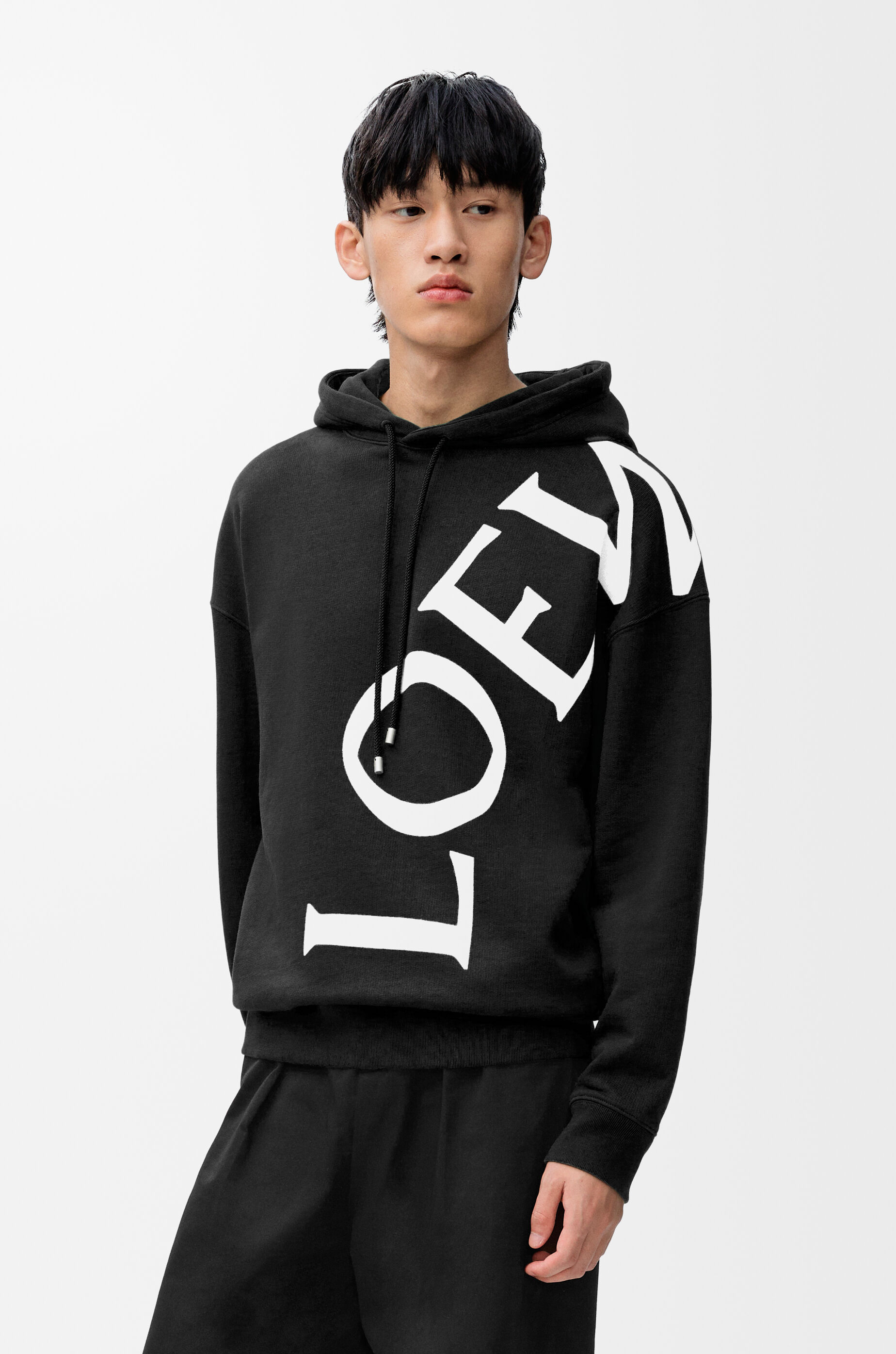 リラックスフィット フーディー（コットン） ブラック - LOEWE