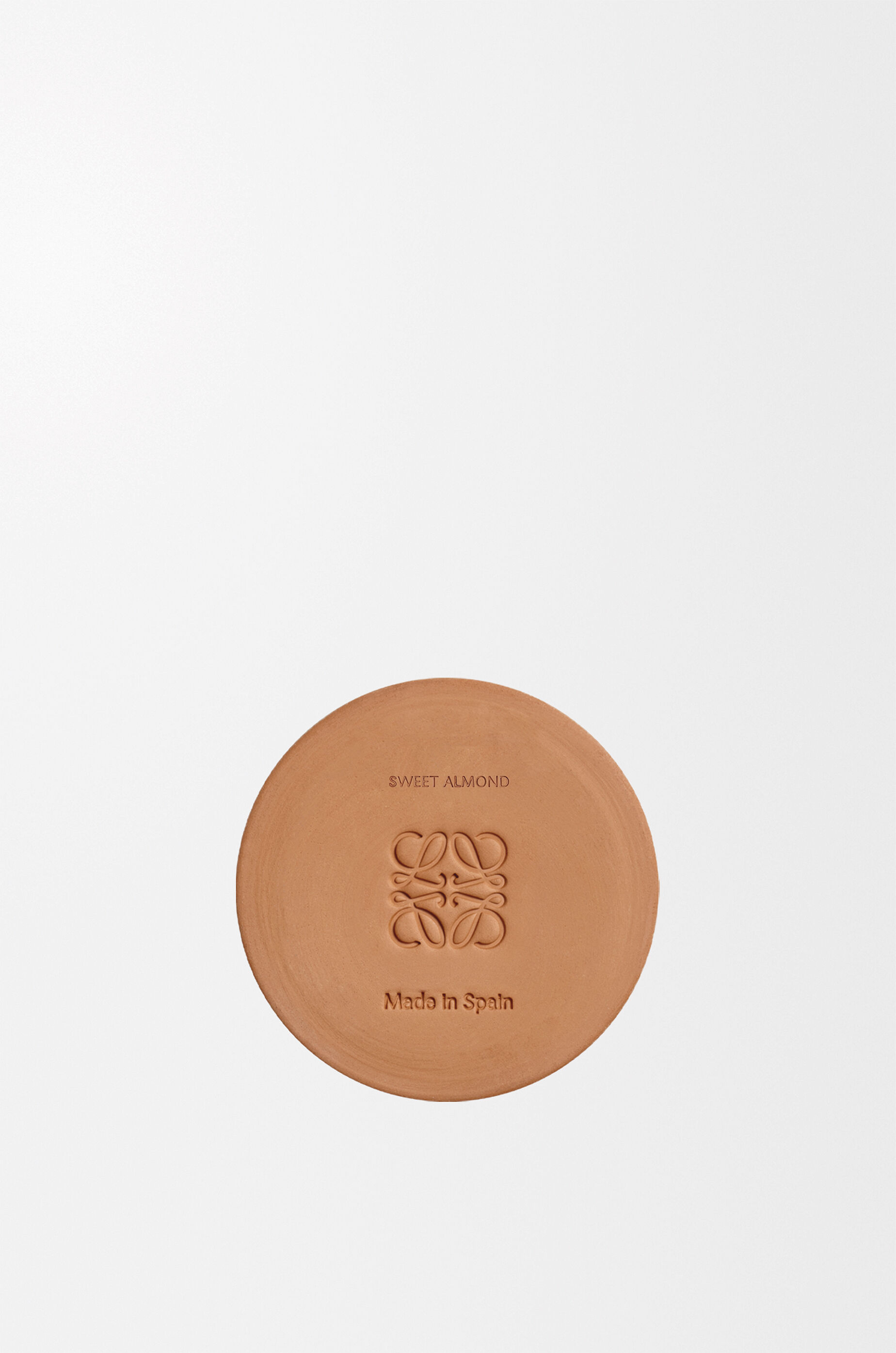 Midi Sweet Almond scented candle Red - LOEWE USA Official Website