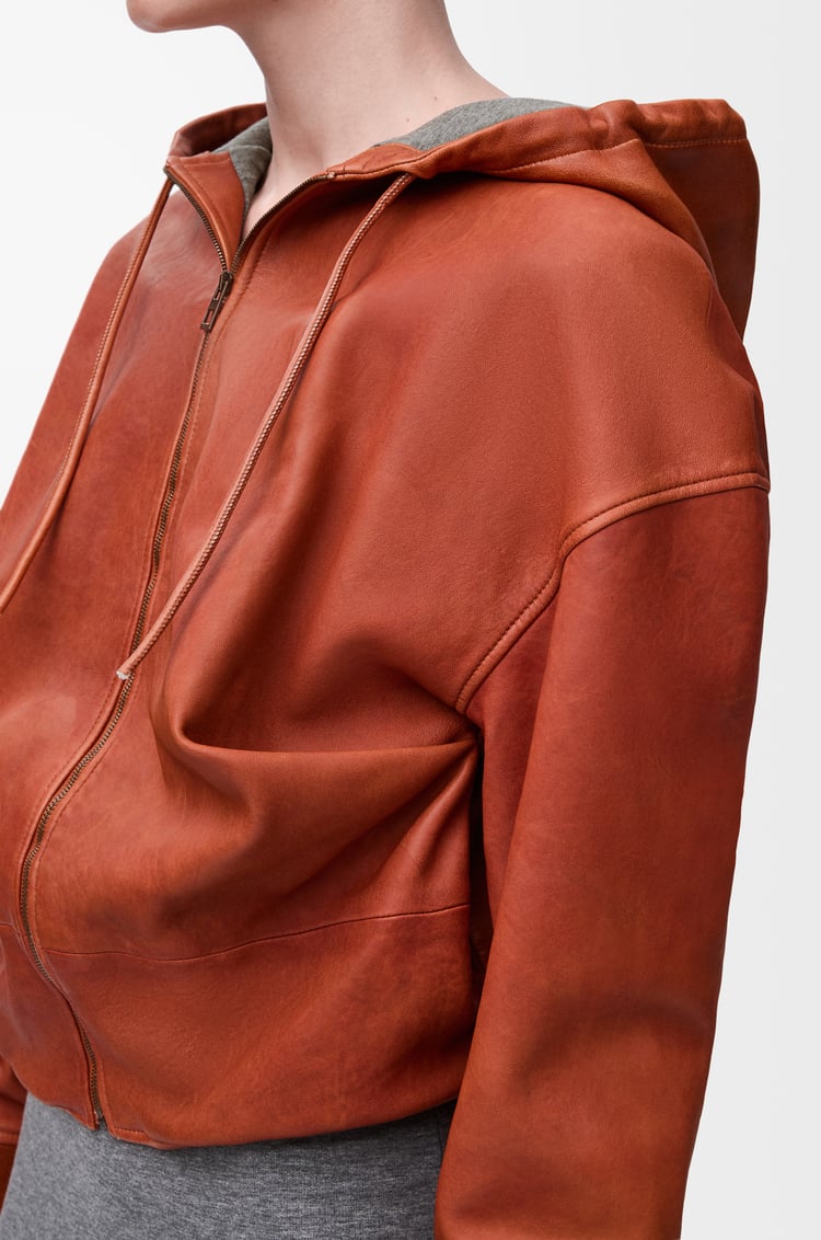 LOEWE Sudadera drapeada con capucha en piel napa de cordero Naranja