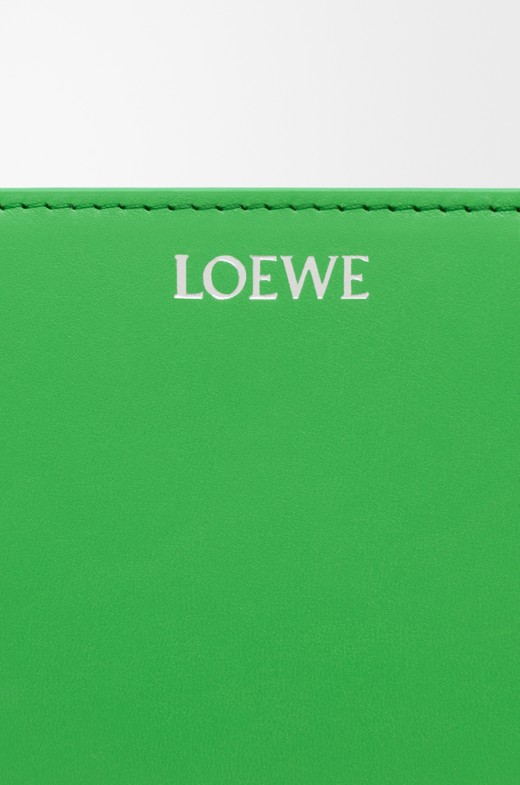 LOEWE Portafoglio compatto Knot in nappa di vitello lucida Verde Trifoglio/Navy Intenso