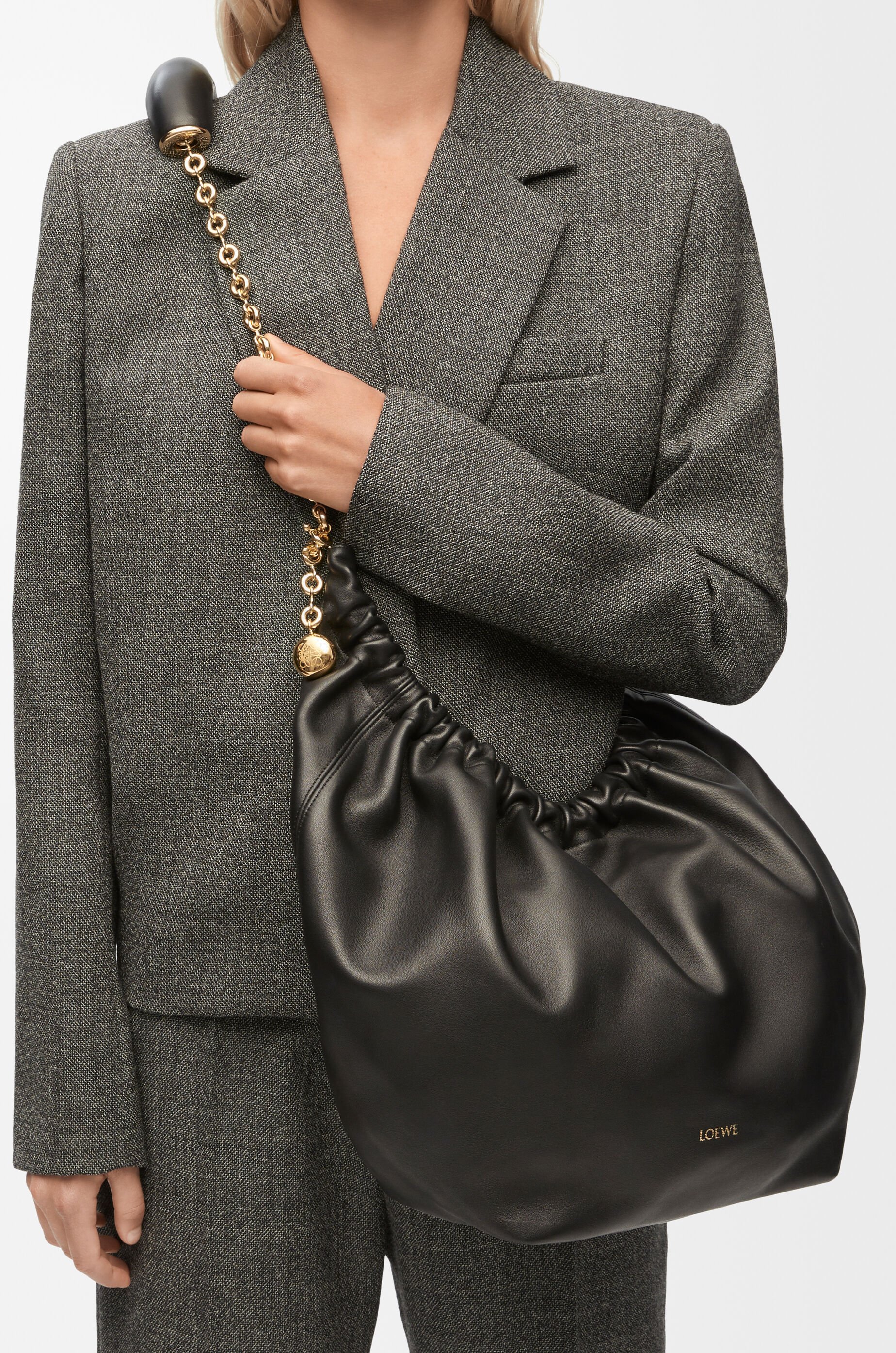 Medium Squeeze bag in mellow nappa lambskin Black - LOEWE