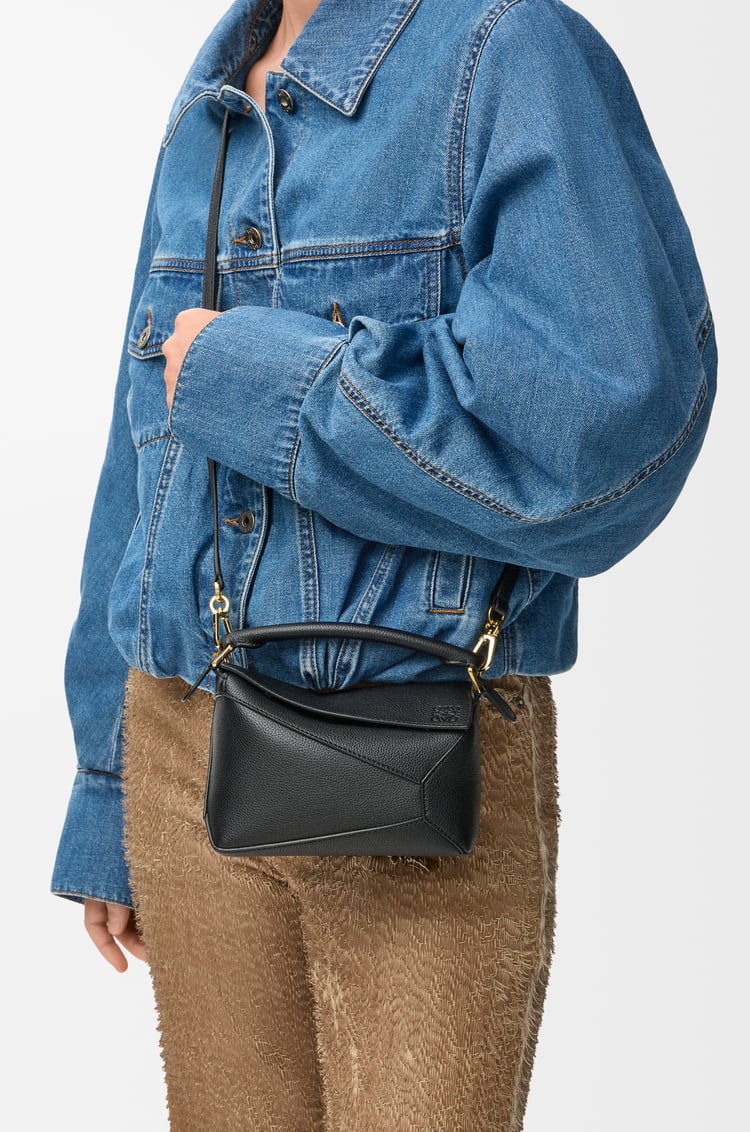 LOEWE Minibolso Puzzle Edge en suave piel de ternera graneada Negro