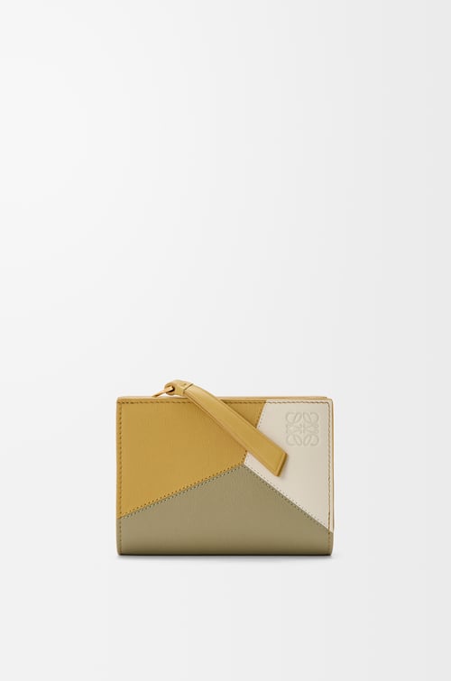 LOEWE 經典小牛皮 Puzzle 短錢包 薑色/海鹽色
