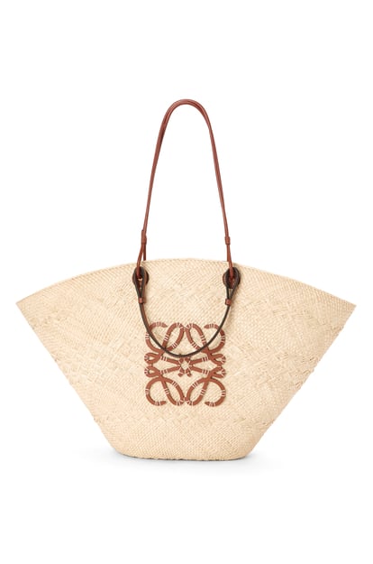 LOEWE Large Anagram Basket bag in iraca palm and calfskin Natural/Tan plp_rd