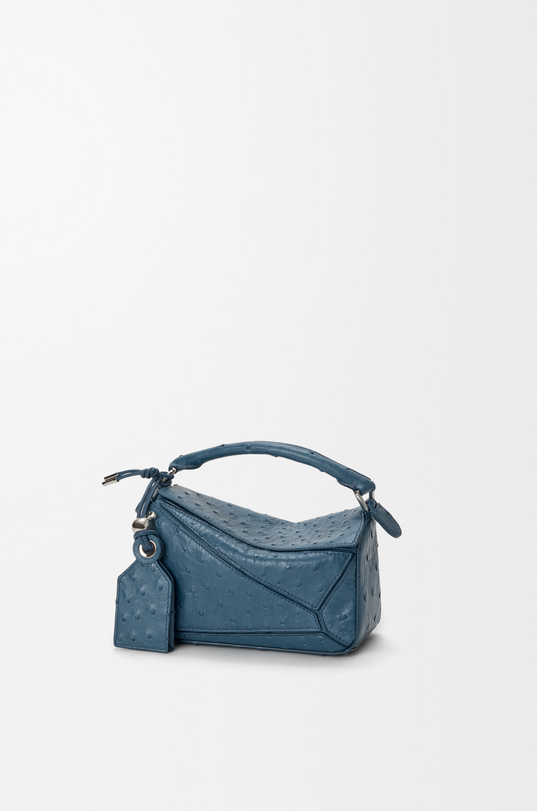 オーストリッチ　バッグ フェザーライト パズルバッグ ミニ（オーストリッチ） ブルー - LOEWE