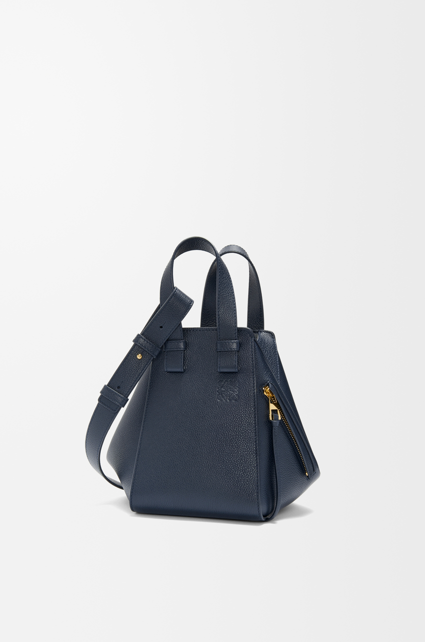 Compact Hammock bag in soft grained calfskin