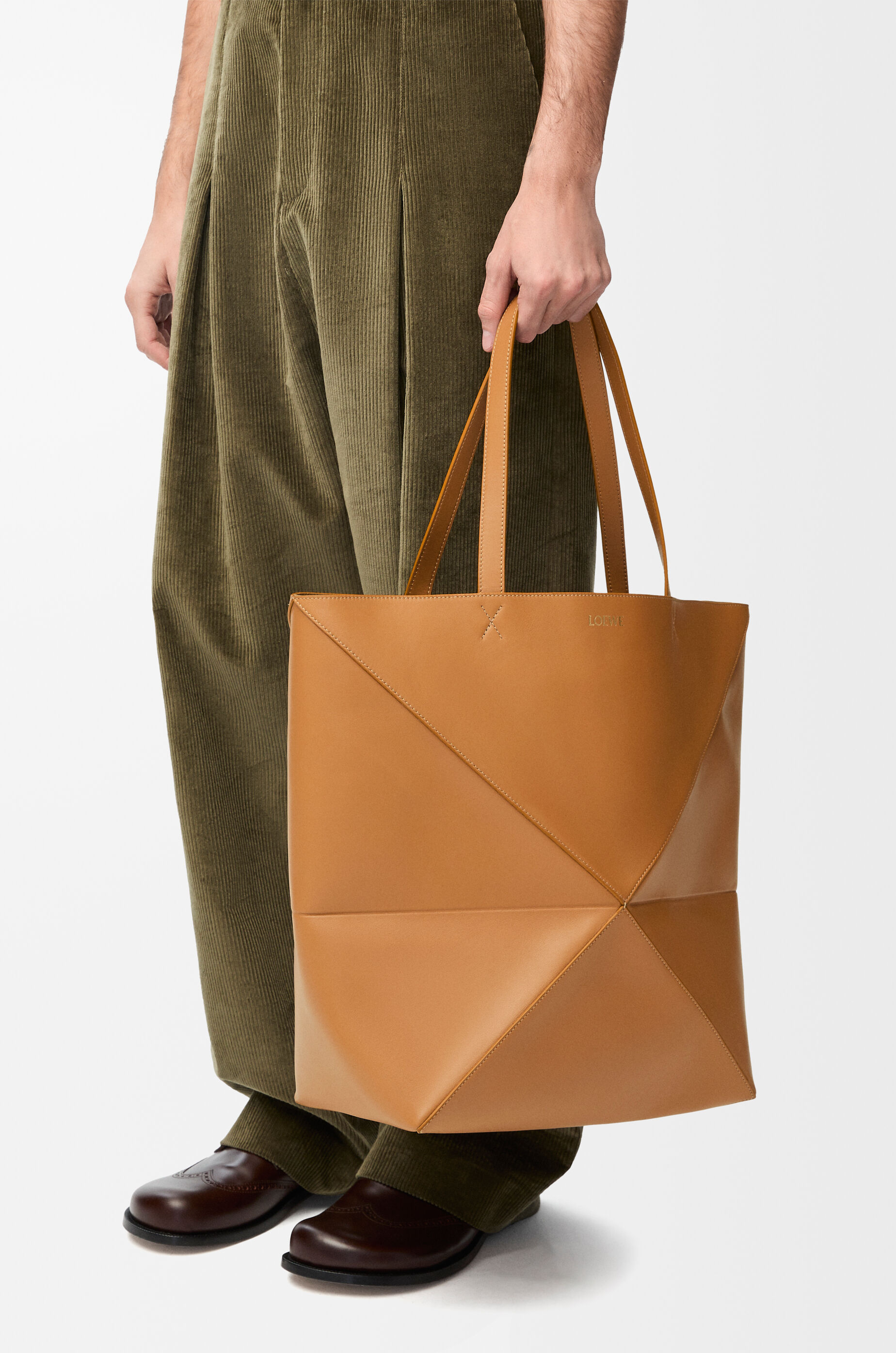 【SALE】 パズルフォルド LOEWE - ベージュ XL（シャイニーカーフ） トート バッグ