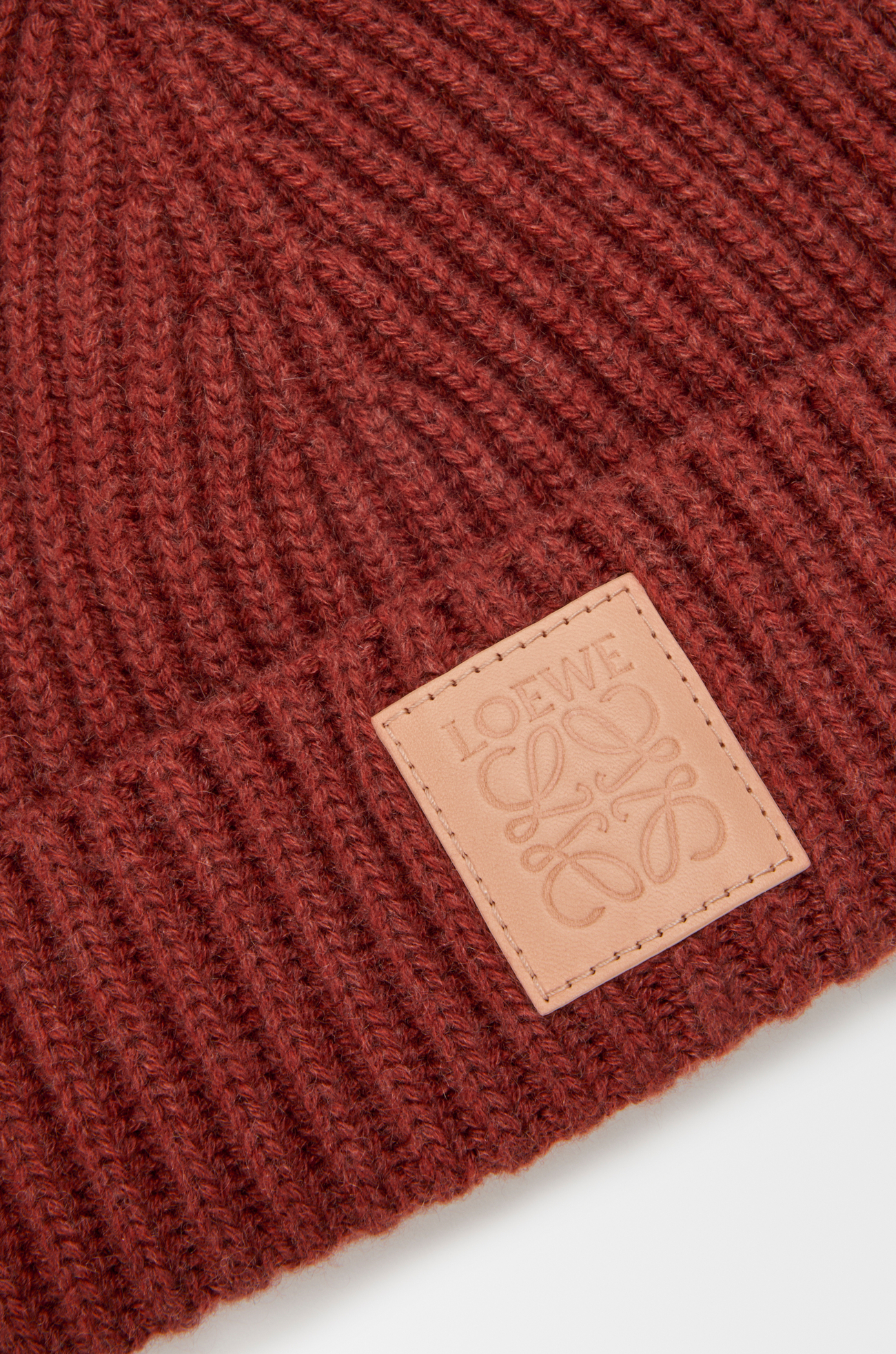 LOEWE Beanie in cashmere Mahogany