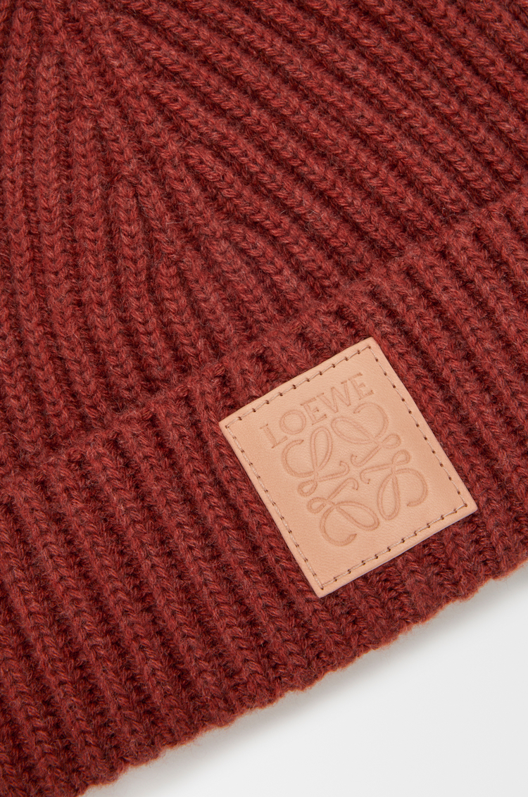 LOEWE Beanie in cashmere Mahogany