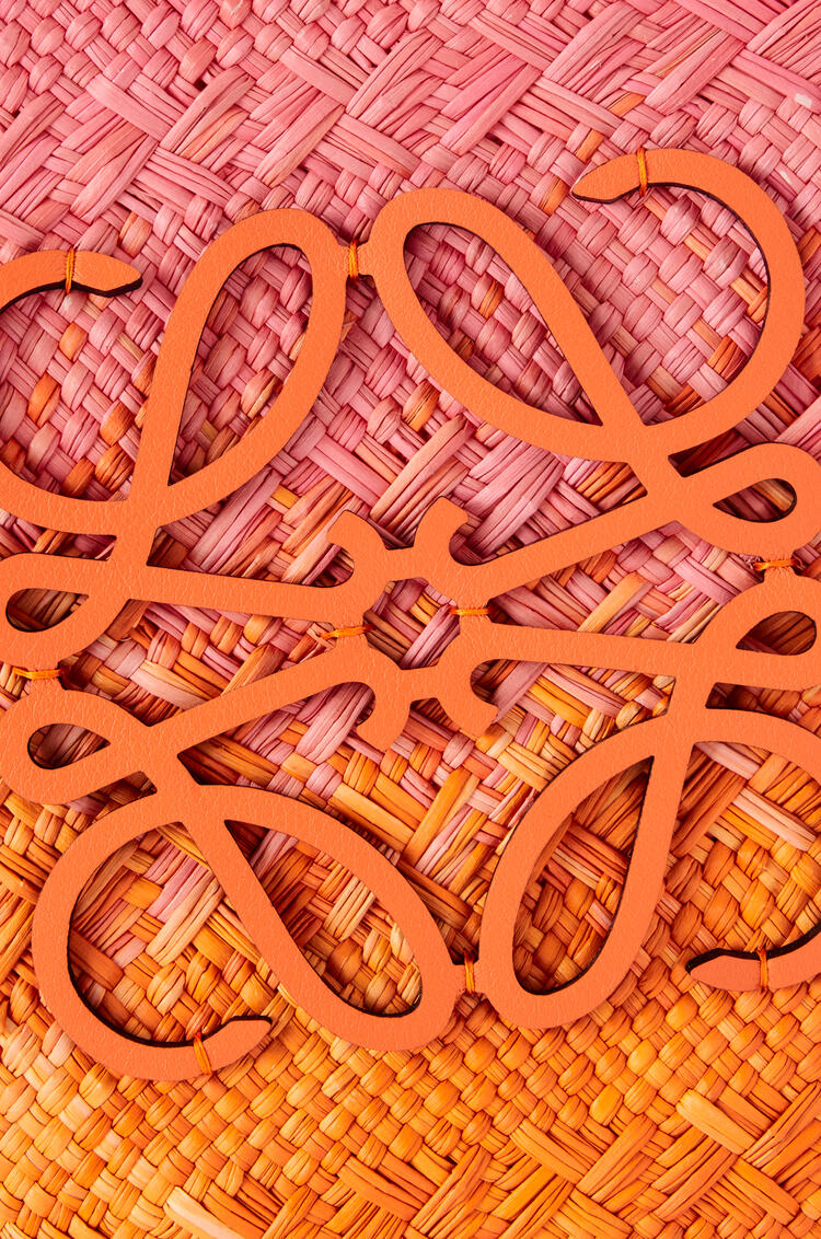 LOEWE 伊拉卡棕榈纤维和牛皮革 Anagram Basket 手袋 Pink/Orange pdp_rd