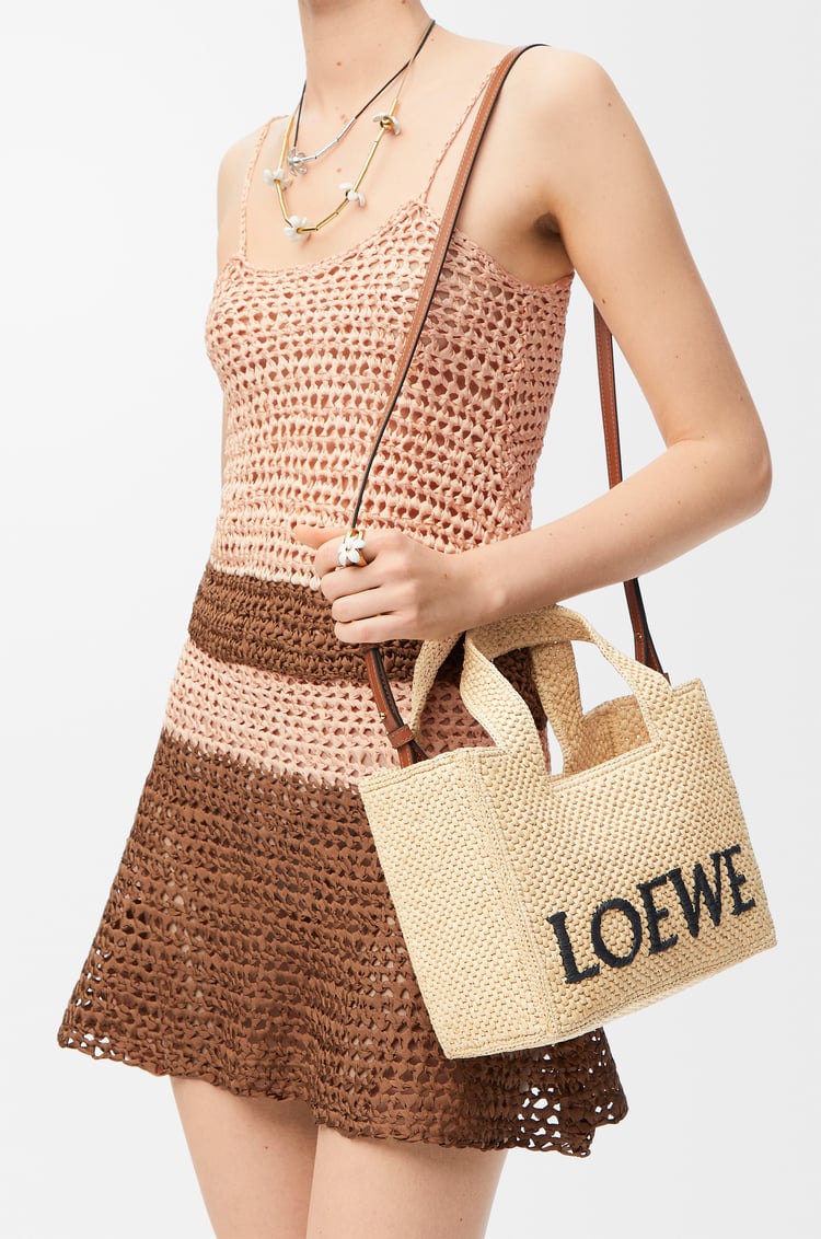 LOEWE 小号酒椰纤维 LOEWE Font Tote 手袋 自然色