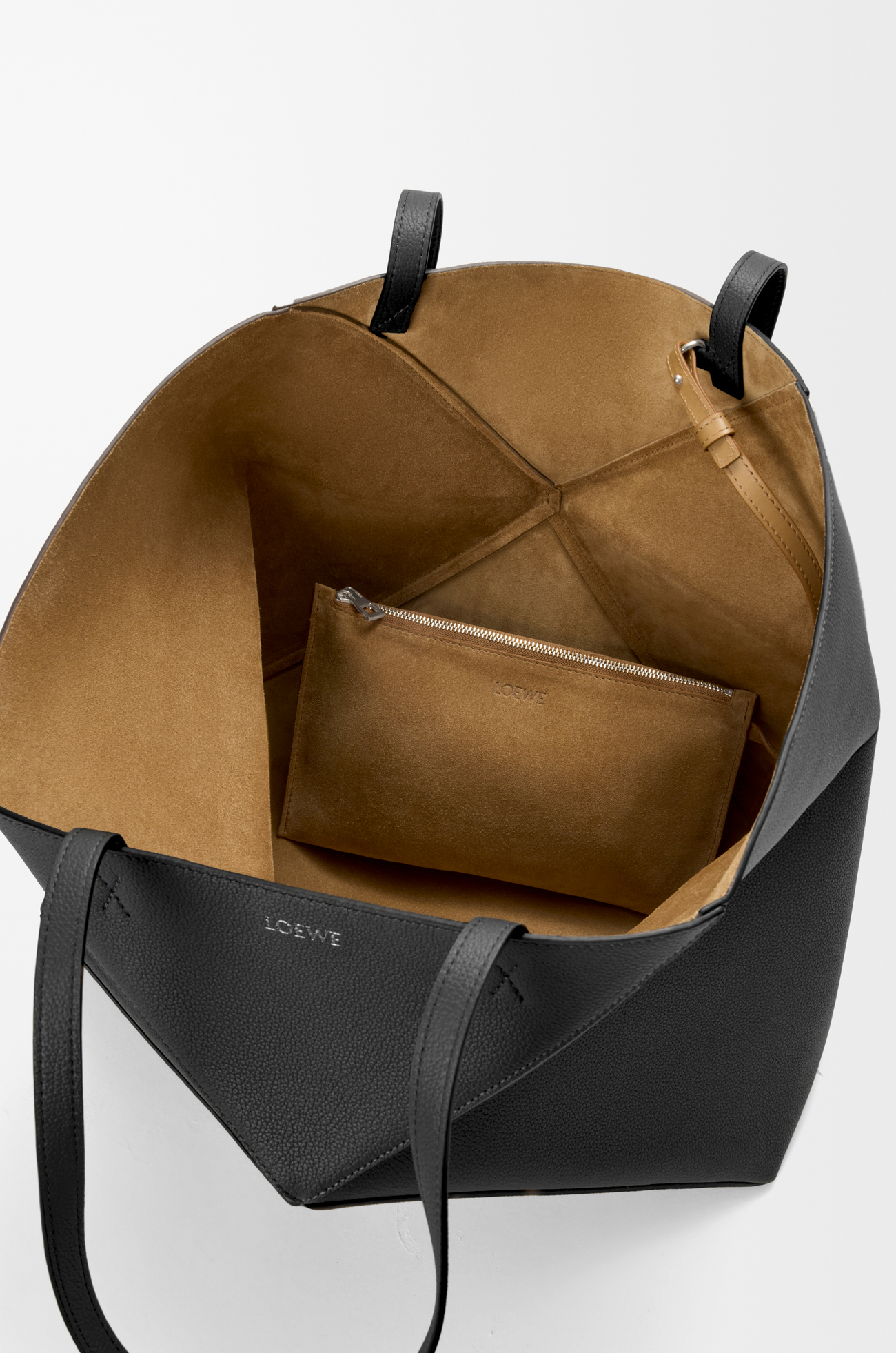 LOEWE 大号柔软粒面牛皮革横版 Puzzle Fold 手袋 黑色