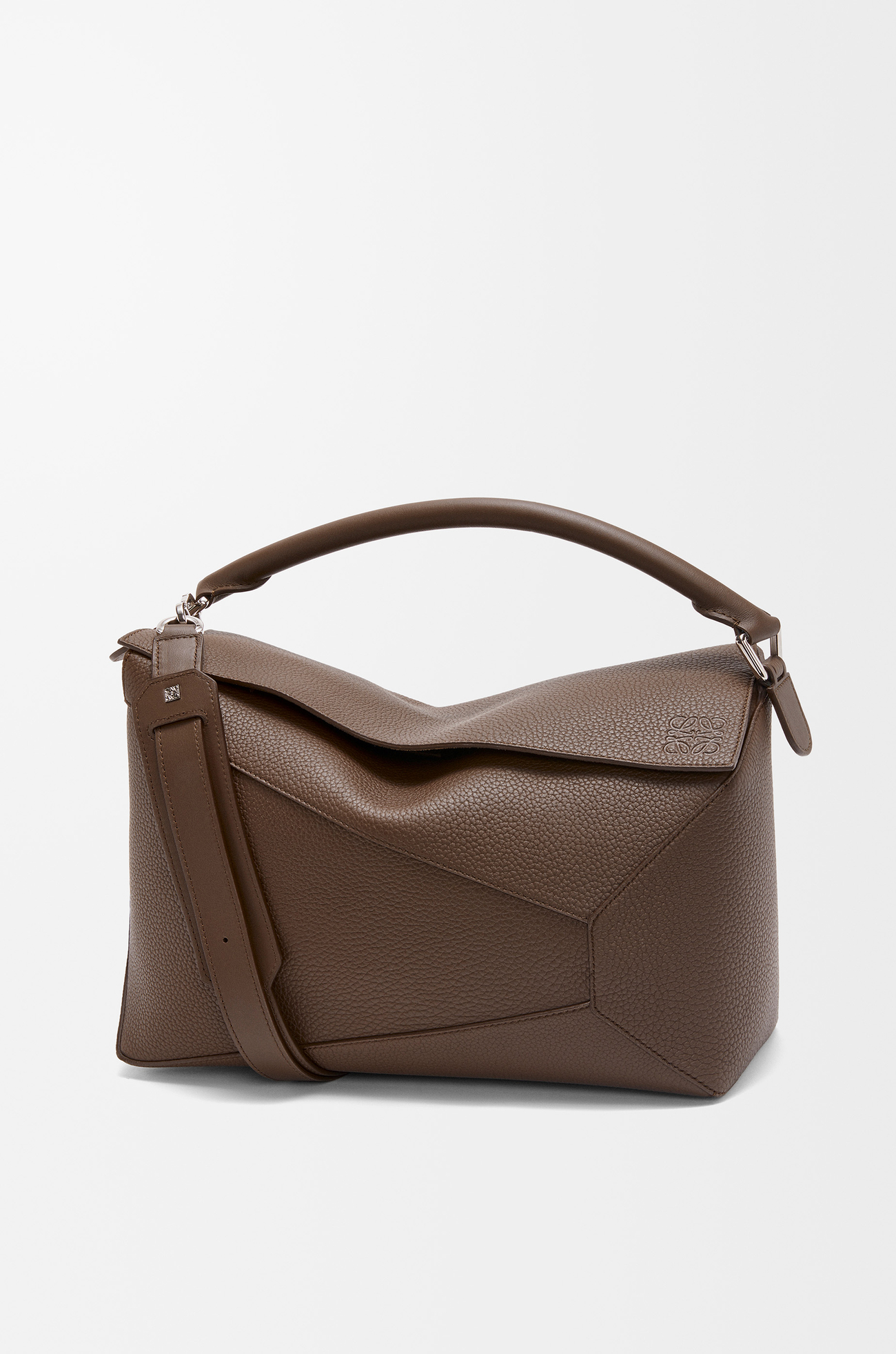 LOEWE 粒面小牛皮大型 Puzzle Edge 手袋 深雪茄色