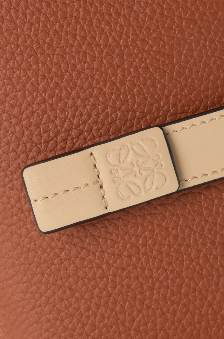 LOEWE Compact zip wallet in soft grained calfskin Squirrel/Beige