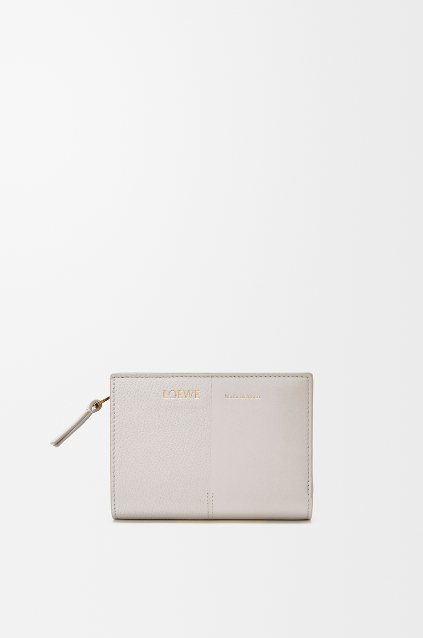 Duet compact wallet in smooth and grained calfskin