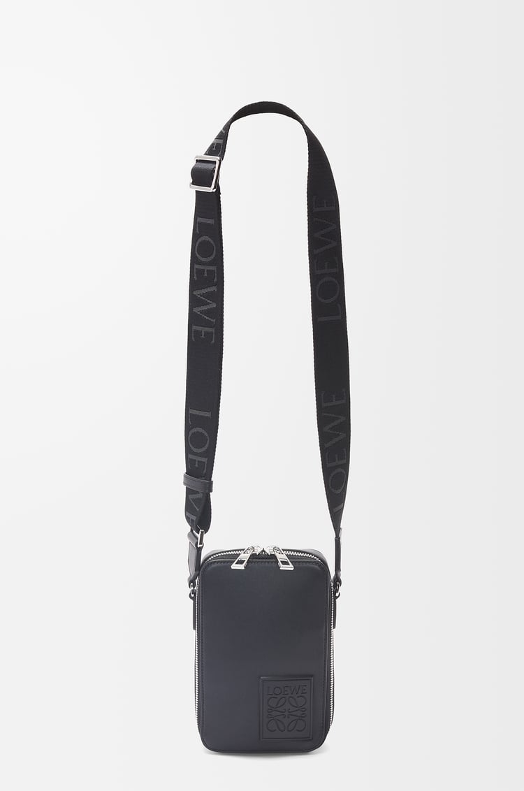 LOEWE Vertical crossbody pocket en piel de ternera Negro