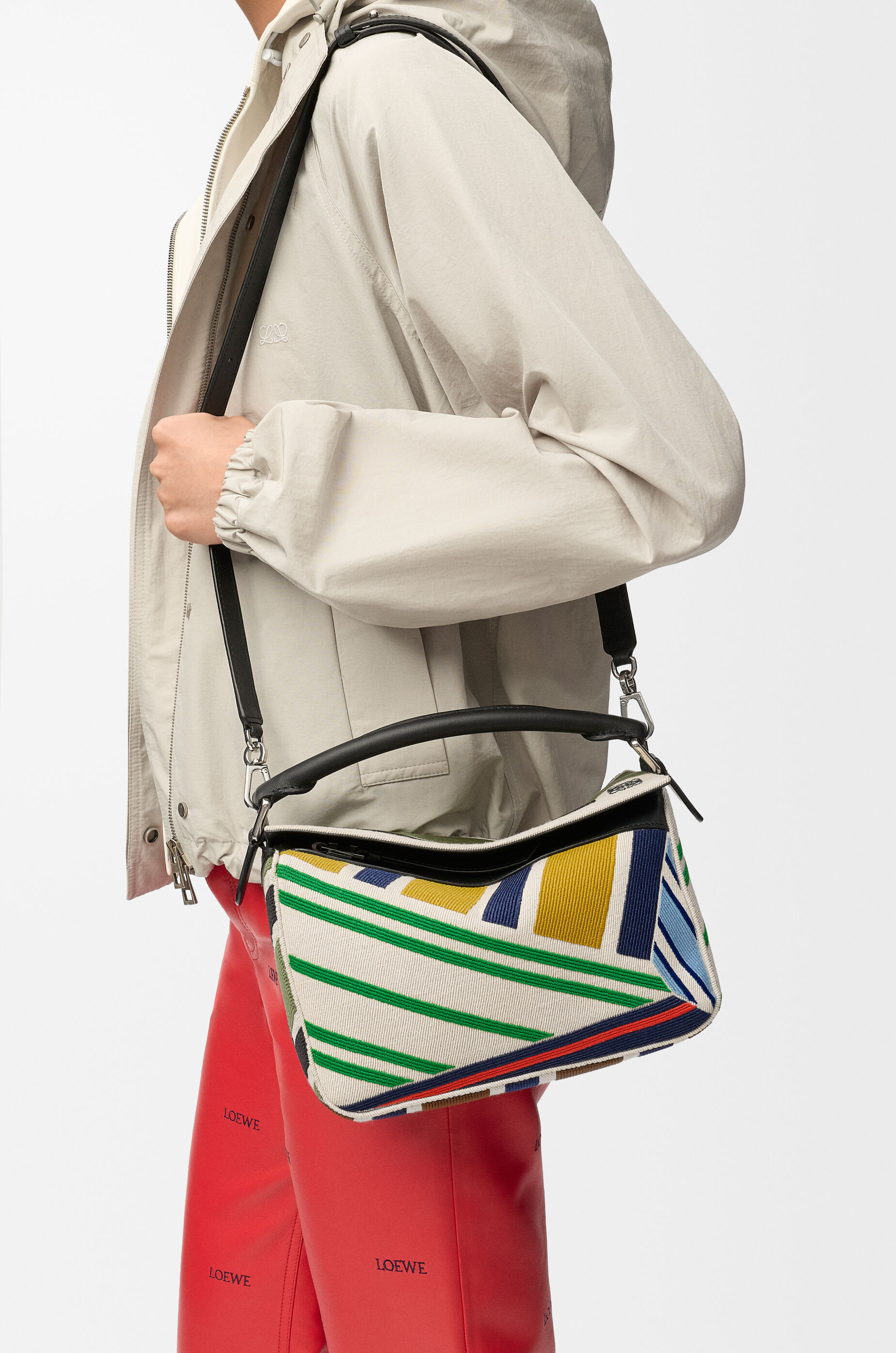 LOEWE メッセンジャーバッグ カラフル Small Puzzle bag in embroidered canvas - LOEWE USA Official Website