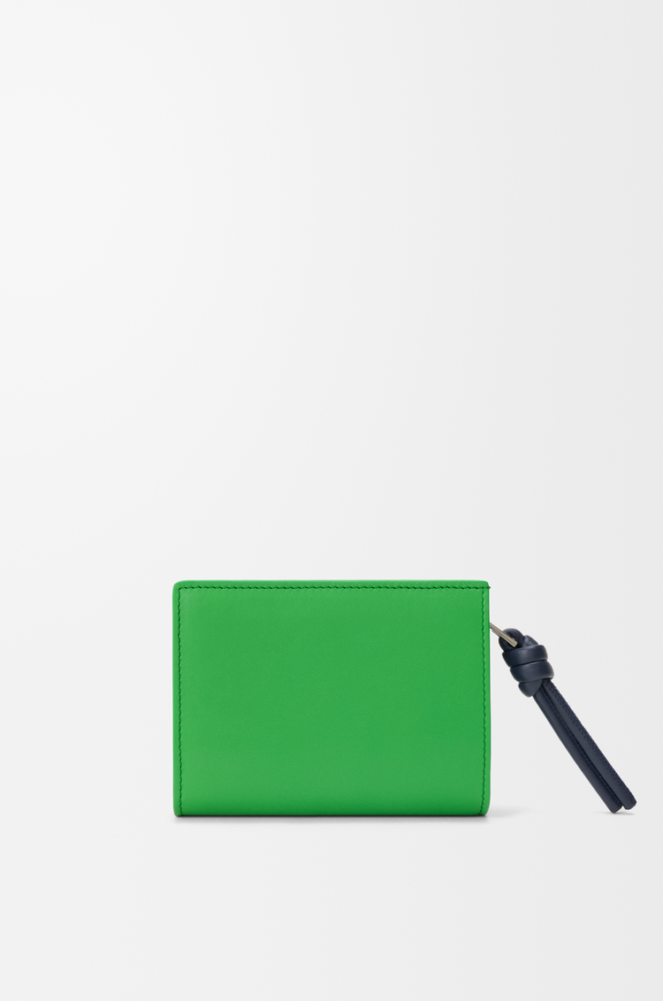 LOEWE Portafoglio compatto Knot in nappa di vitello lucida Verde Trifoglio/Navy Intenso