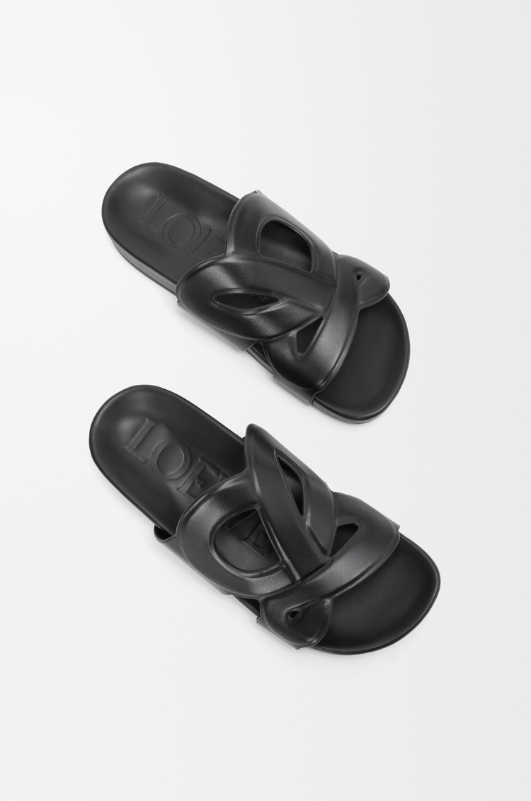 LOEWE Sandalia Ease Monogram en piel de ternera de curtido vegetal Negro