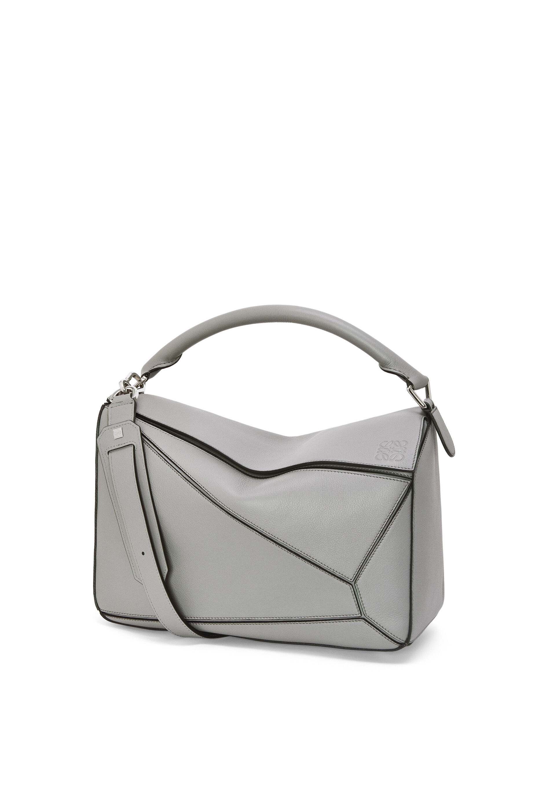パズルバッグ ラージ（クラシックカーフ） ダークセージ - LOEWE