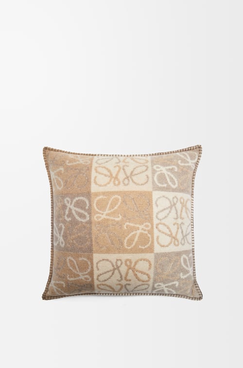 LOEWE Checkerboard cushion in mohair White/Beige plp_rd