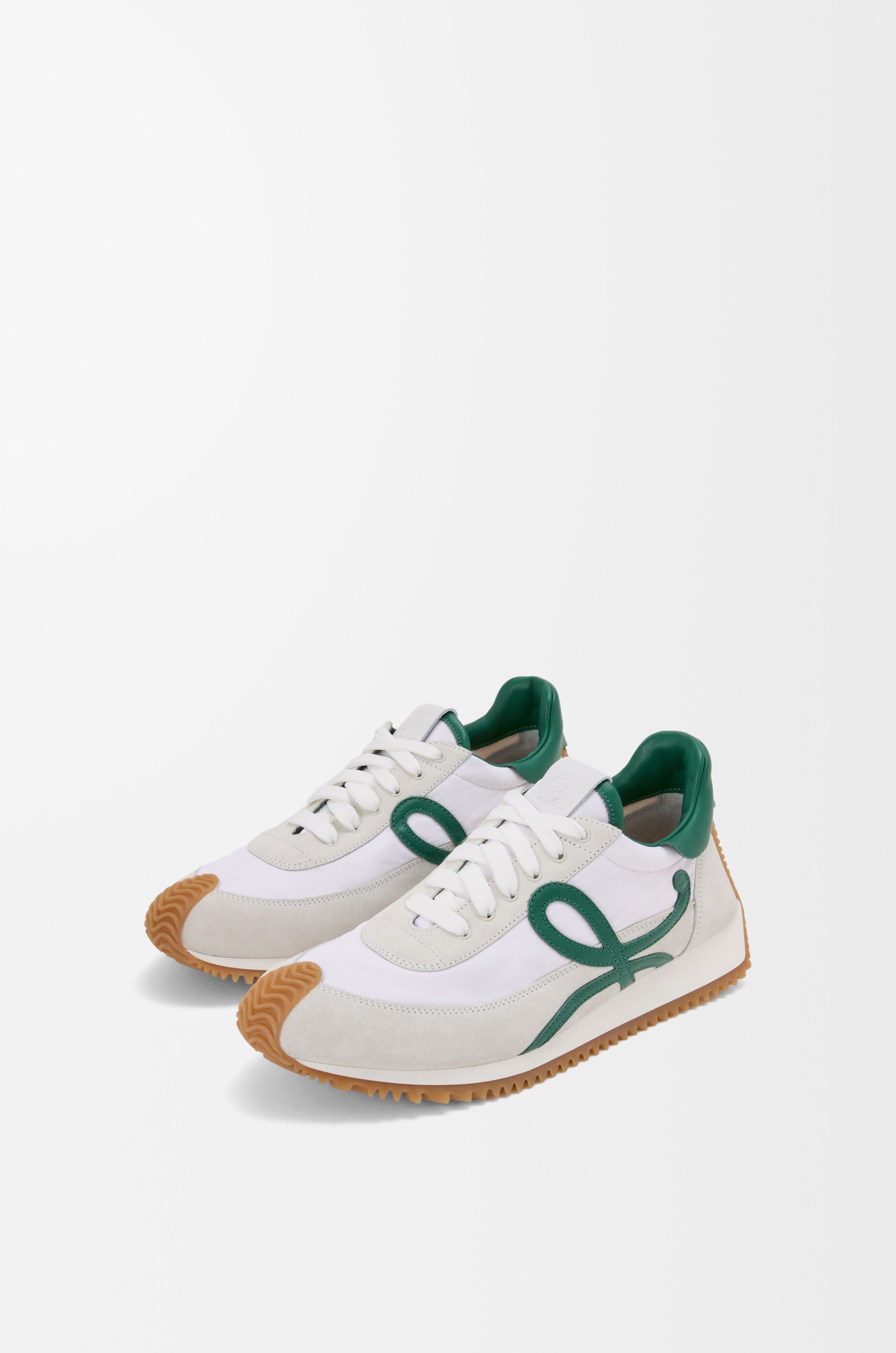 「高評価！」注目のレビュ and nylon in 2.0 Runner Flow suede LOEWE - White シューズ