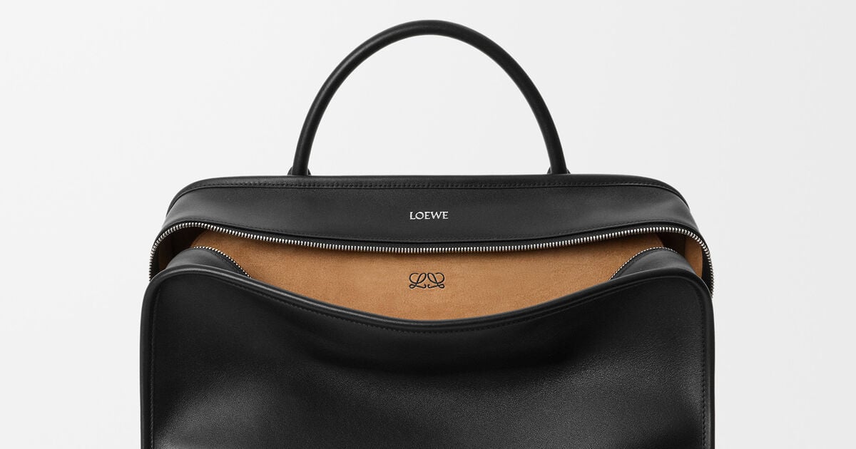 美品》LOEWE(ロエベ)ショルダーバッグ レザー ブラック ロエベ LOEWE 