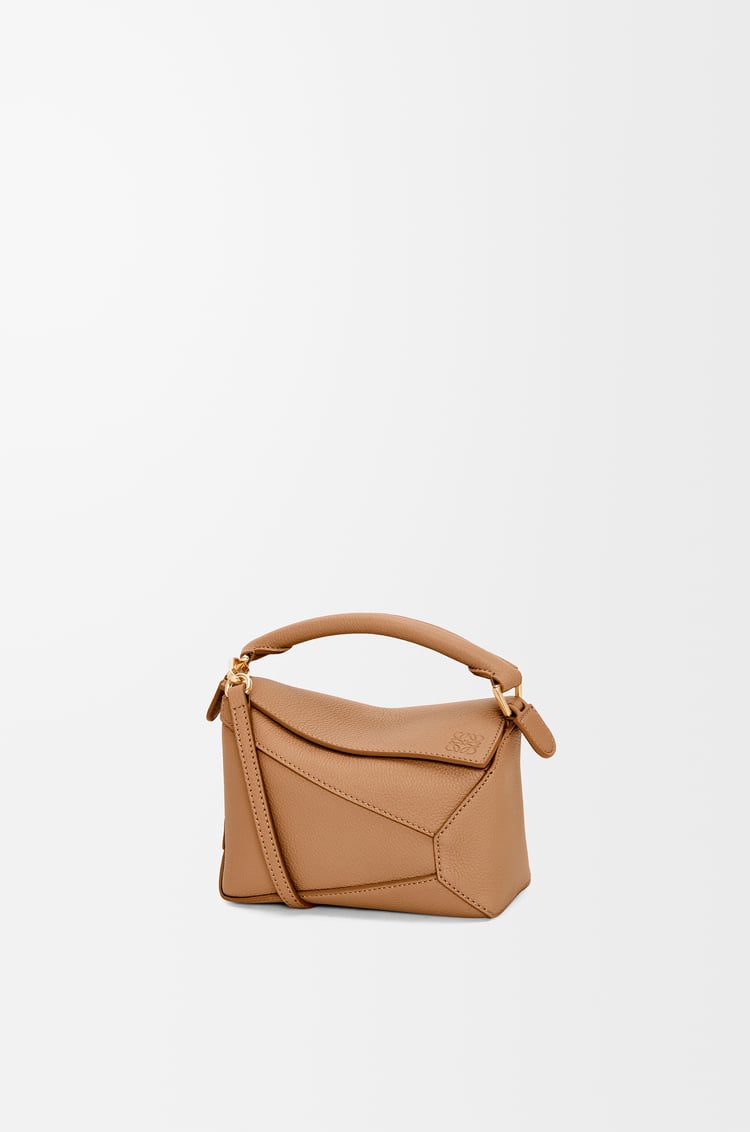 LOEWE Bolso Puzzle mini en piel de ternera Toffee