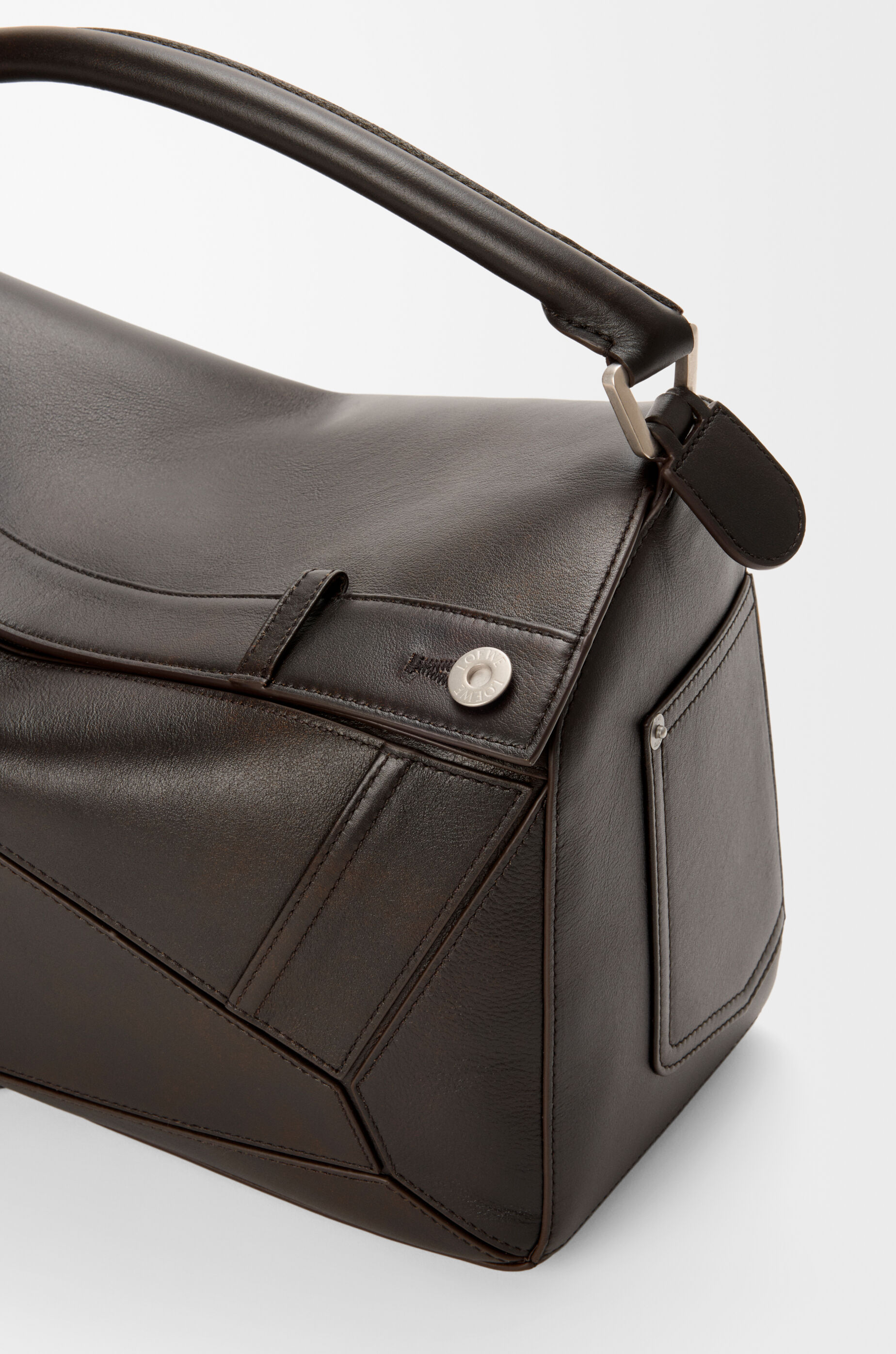 パンタ パズルバッグ ラージ（シャイニーカーフ） ブラウン - LOEWE