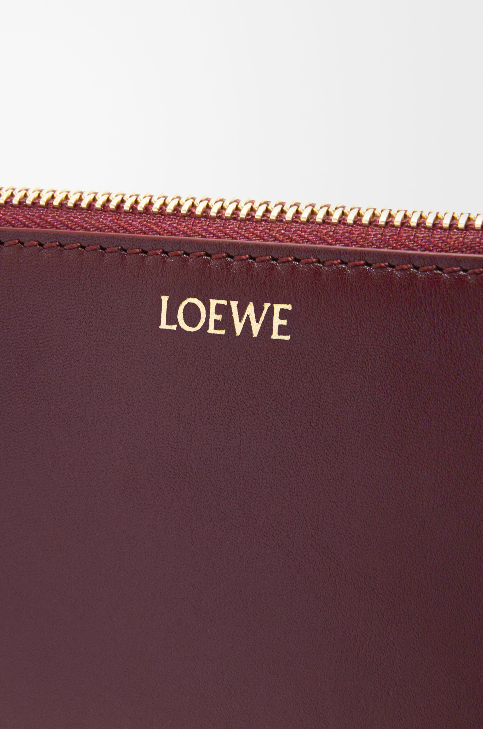 ノット Tポーチ（シャイニーナパカーフ） レッド - LOEWE