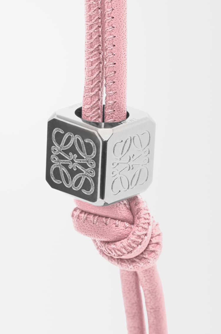 LOEWE Correa de personalización en piel de ternera clásica Rosado