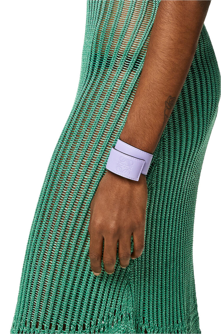 LOEWE Small slap bracelet in calfskin Bright Lavender