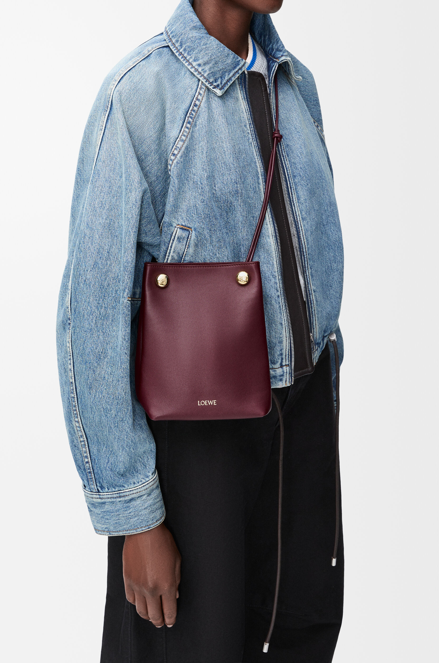 ぺブル ポーチ（スムースカーフ） レッド - LOEWE