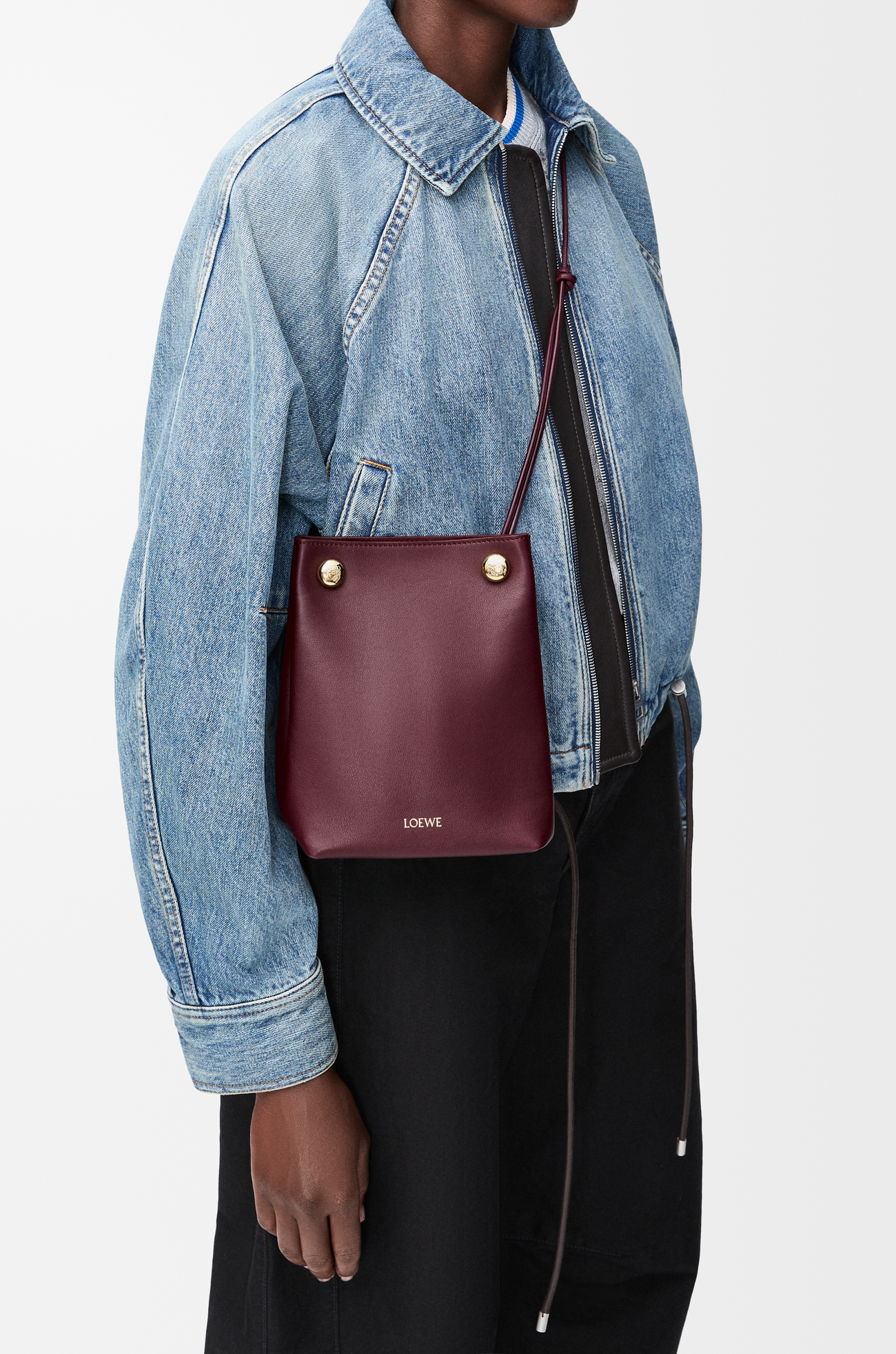 LOEWE Pouch Pebble en piel de ternera Burdeos Oscuro