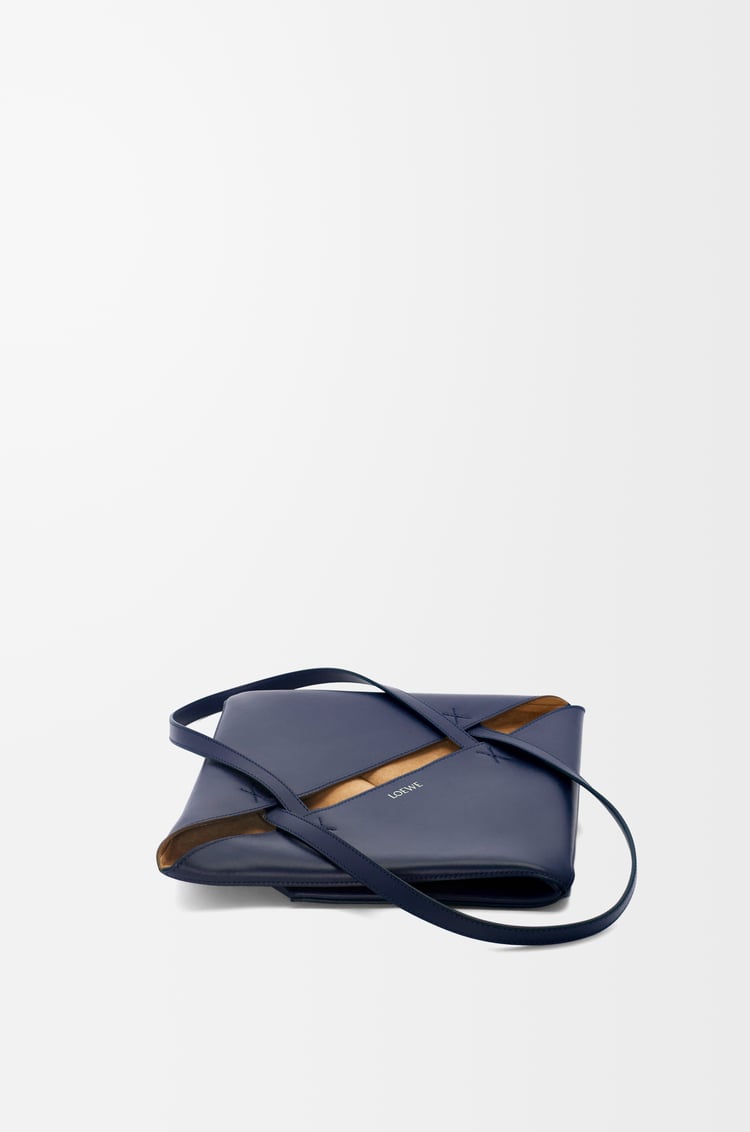 LOEWE Bolso Puzzle Fold tote mediano en piel de ternera Azul Abismo