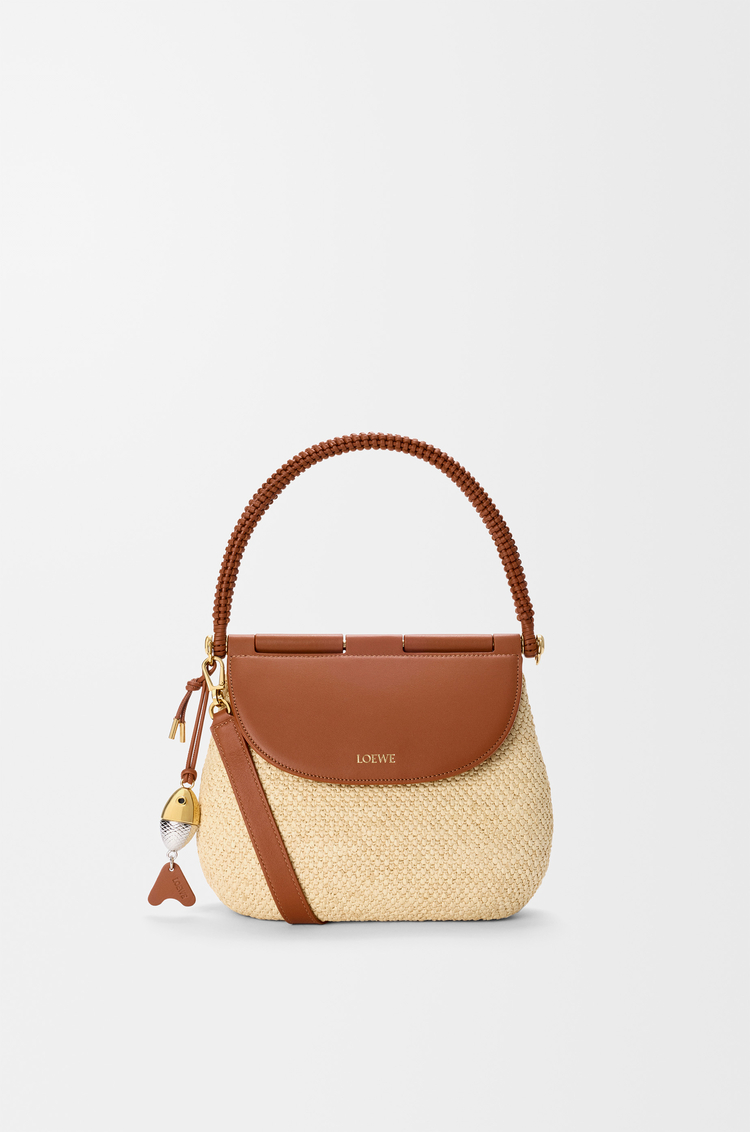 LOEWE Medium Pescador bag in raffia and calfskin Natural/Tan
