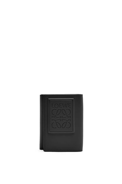 LOEWE Trifold wallet in satin calfskin 黑色 plp_rd