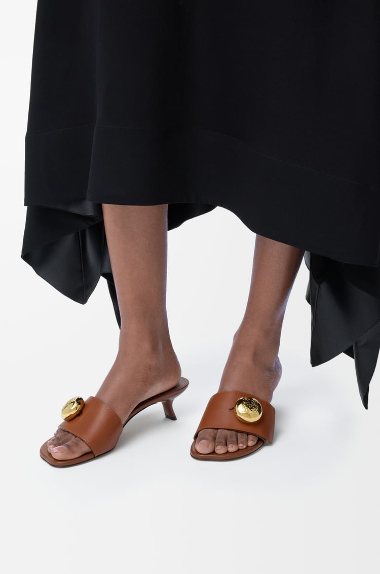LOEWE Mules Pebble en cuir de veau souple Rouille