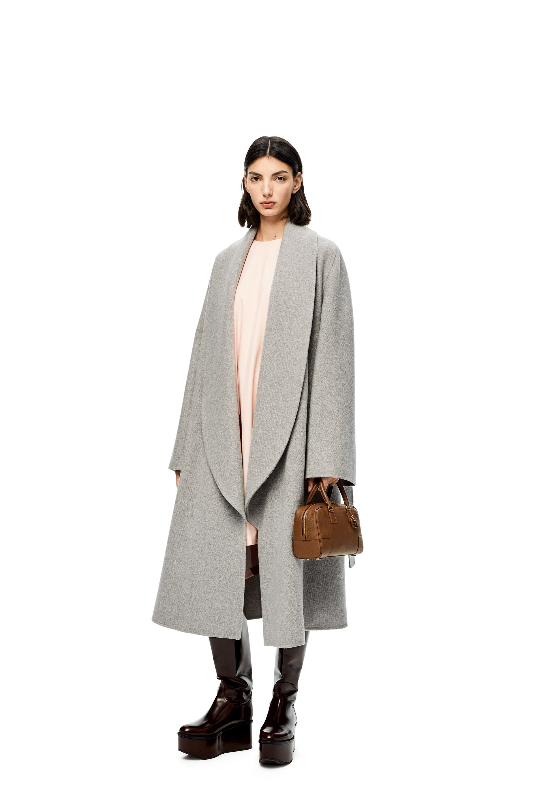 Bolso Amazona 23 en suave piel de ternera graneada Cacao - LOEWE
