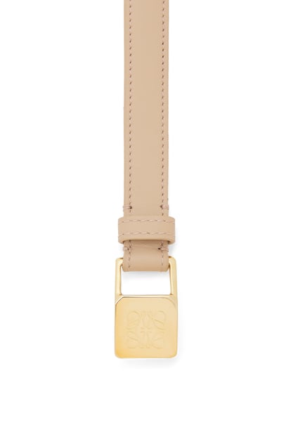 LOEWE Amazona padlock belt in smooth calfskin Dusty Beige/Gold plp_rd