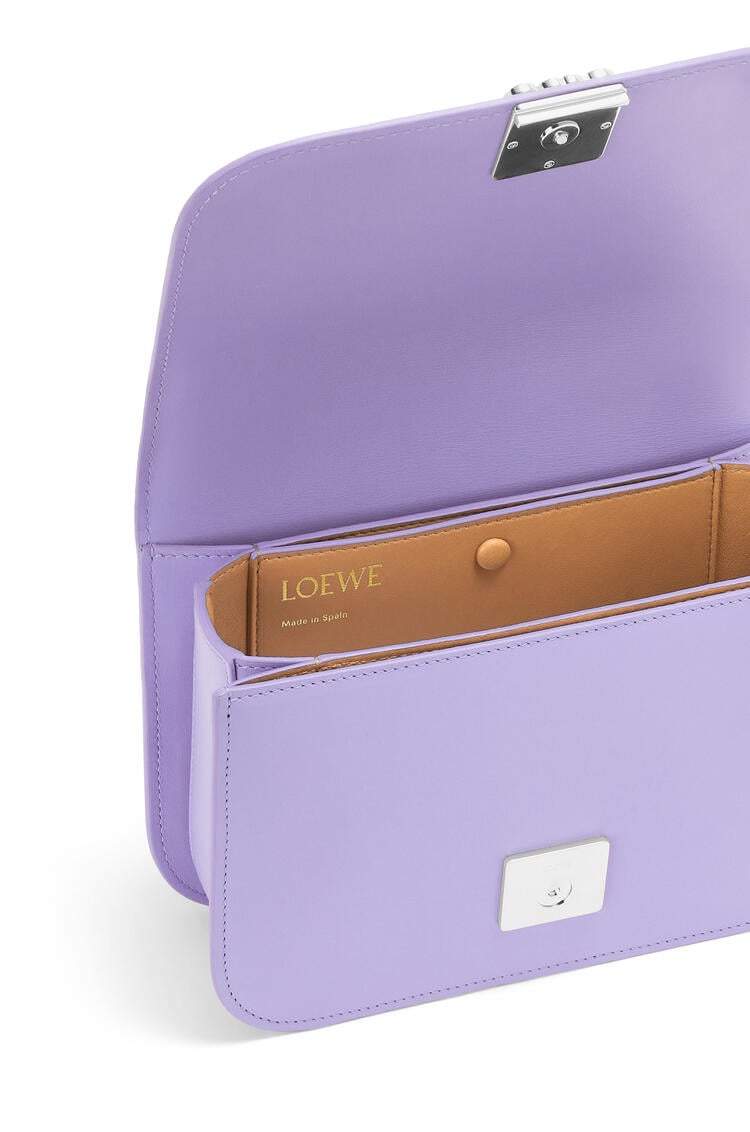 LOEWE Goya 頂級小牛皮手袋 虹彩紫丁香色