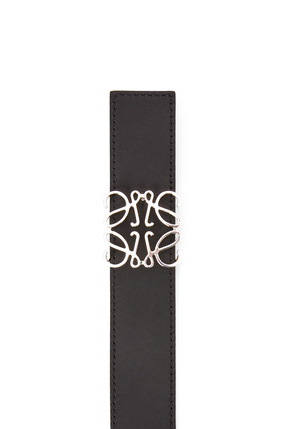 LOEWE Cinturón en piel de ternera lisa con anagrama Oceano/Negro/Paladio plp_rd