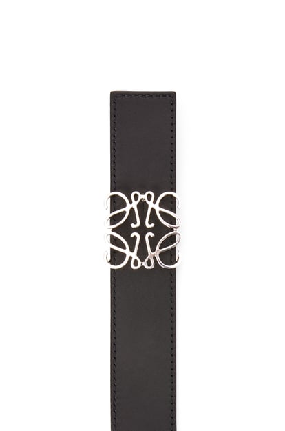 LOEWE Cinturón reversible en piel de ternera lisa con Anagrama Azul Océano/Negro/Paladio plp_rd