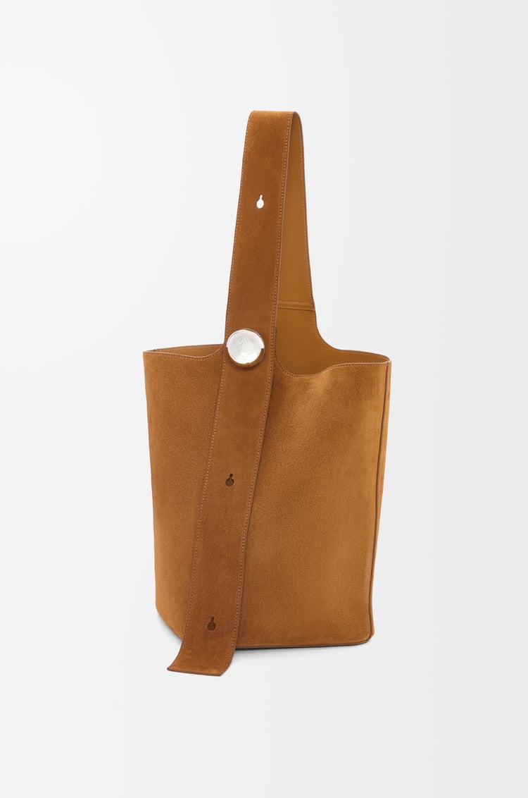 LOEWE Large Pebble bucket bag in suede calfskin Tobacco