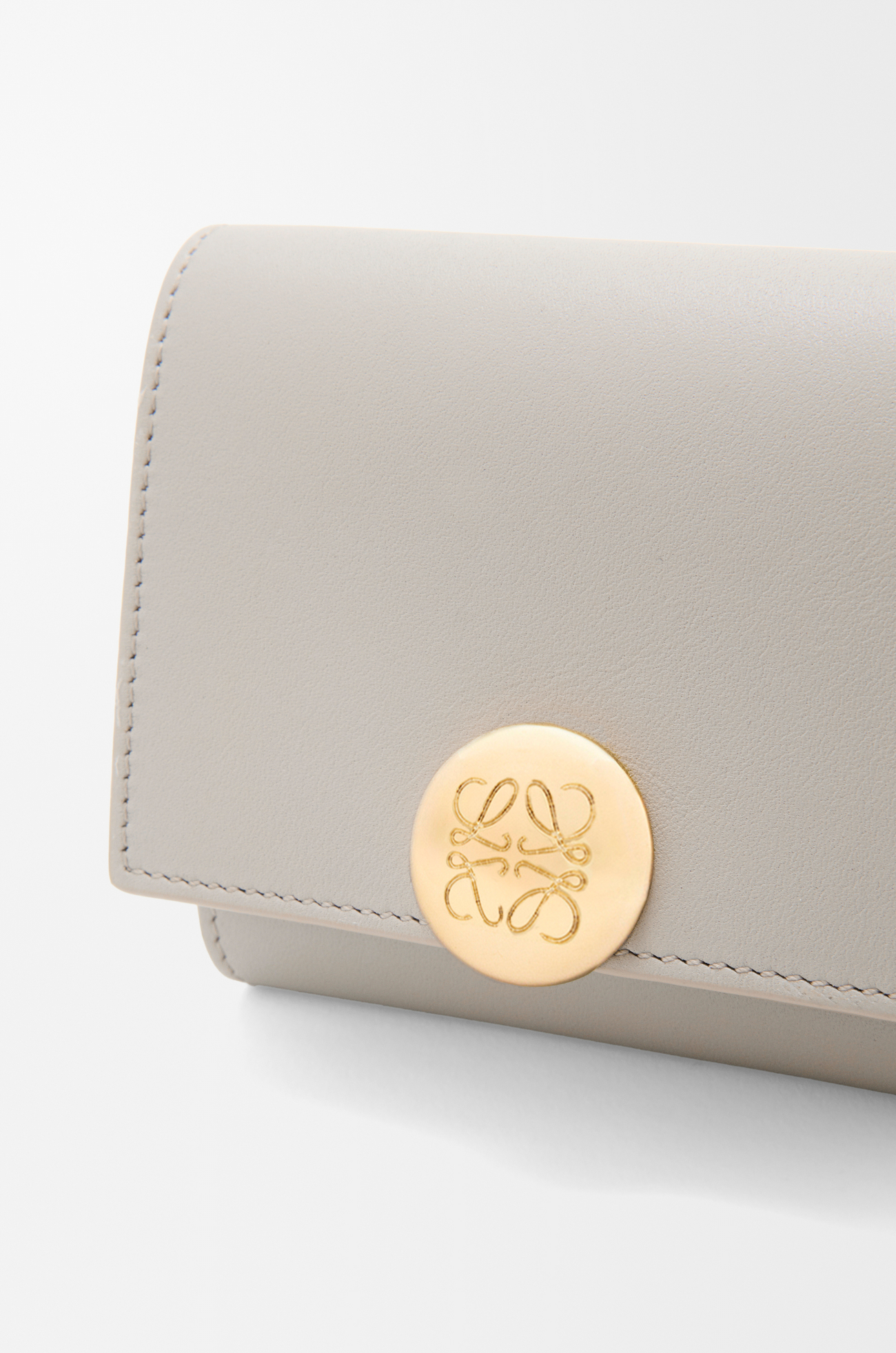 LOEWE Pebble trifold wallet in shiny nappa calfskin Shell Grey