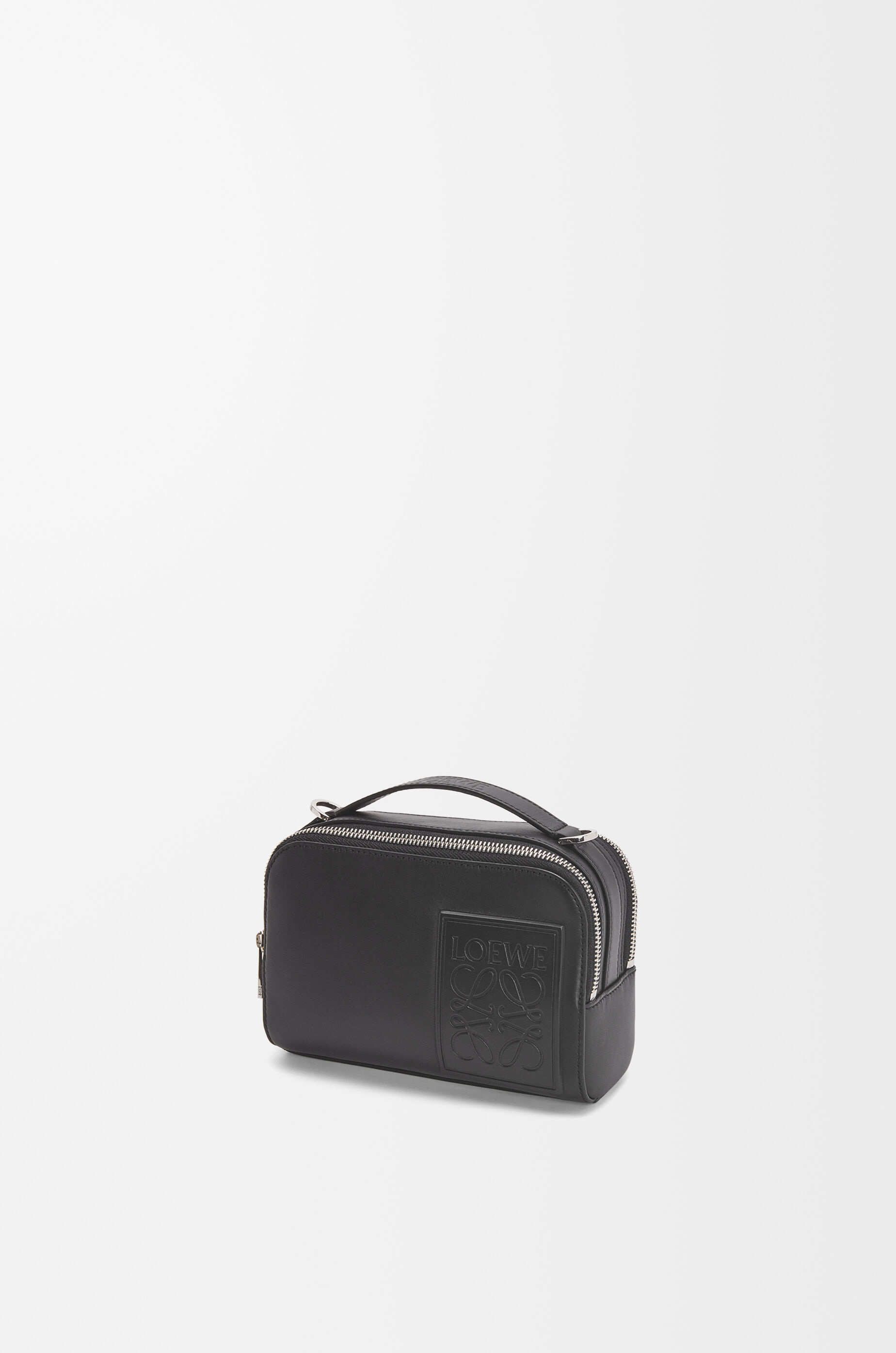 クロスボディ カメラバッグ ミニ(サテンカーフ) ブラック - LOEWE クロスボディ カメラバッグ ミニ(サテンカーフ) ブラック - LOEWE